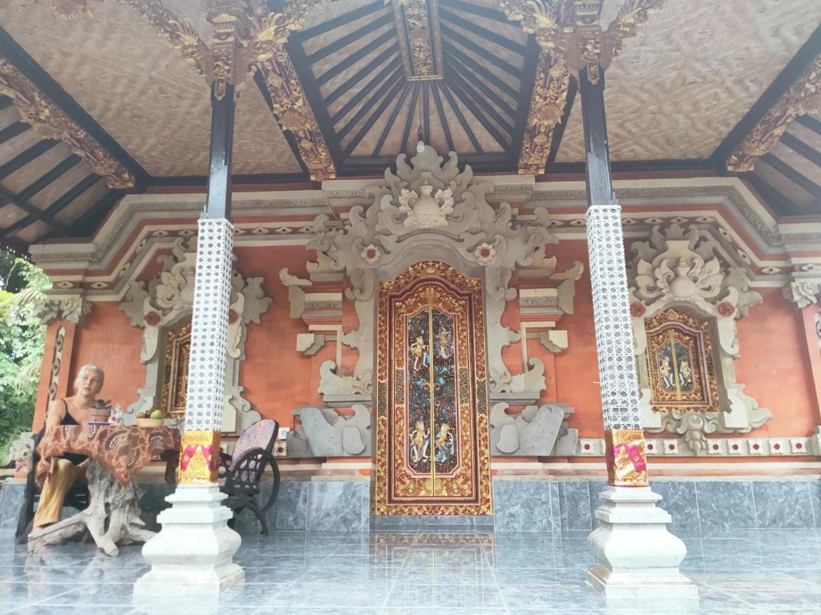 Wikan House Bebandem Luaran gambar