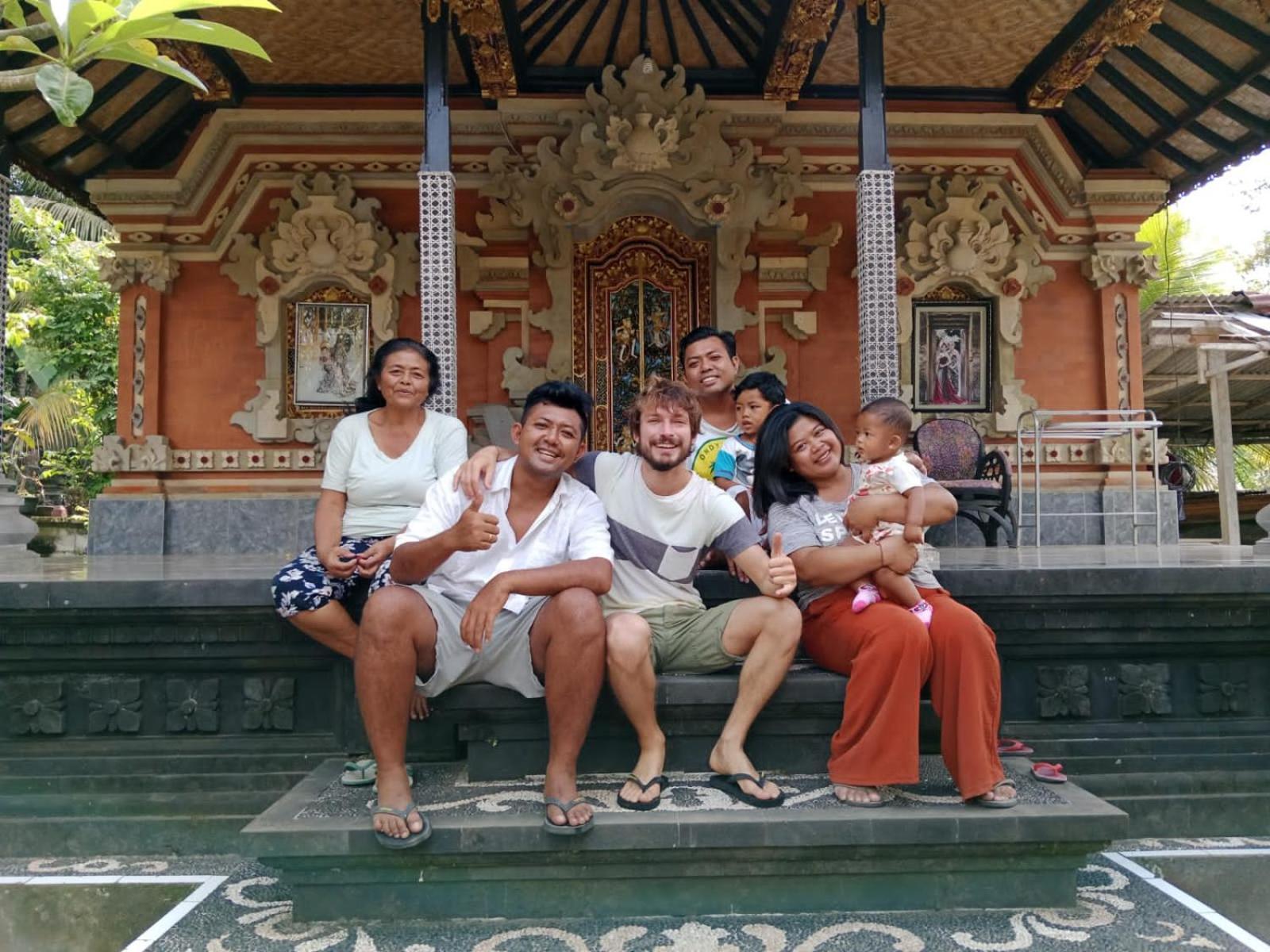 Wikan House Bebandem Luaran gambar